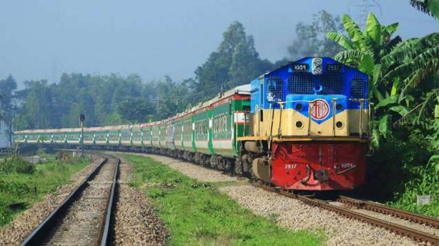১৭ জন যাত্রী নিয়ে ছেড়ে গেল বিশেষ ট্রেন