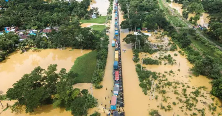 বন্যা ও পাহাড় ধসে মৃত্যু বেড়ে ৪৪, বিপন্ন ১০ লাখ মানুষ